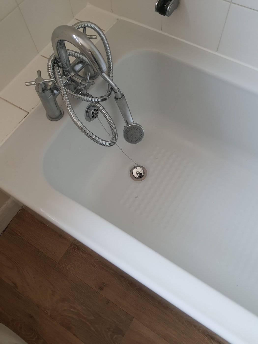 Bath taps and shower hose