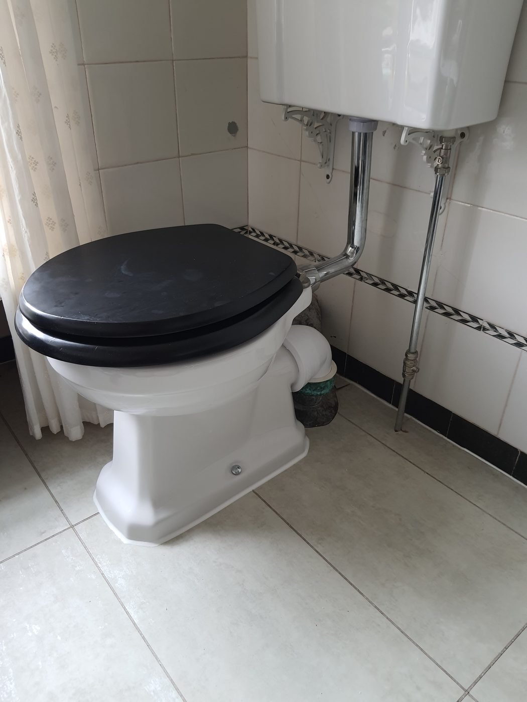 Toilet and cistern plumbing